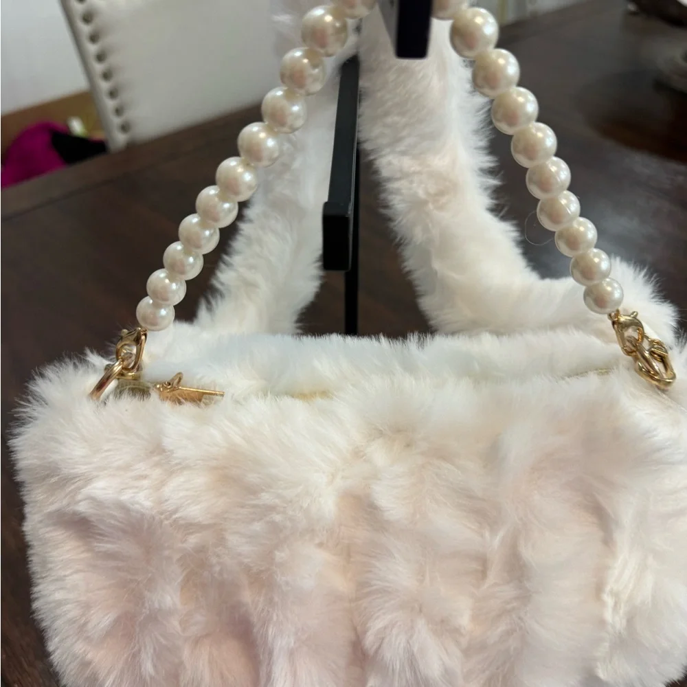 Elegant Pearl Handle Faux Fur Bag - Picture 8 of 14